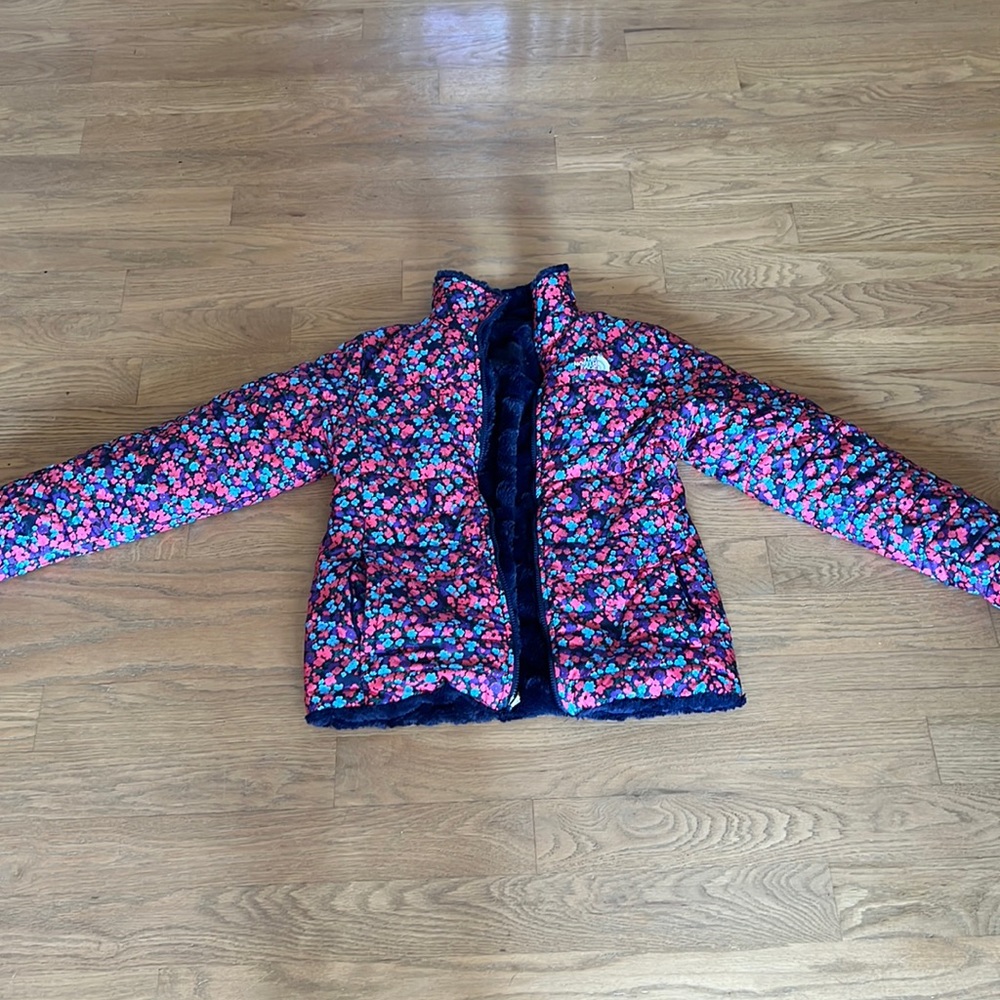 Girls north face reversible coat size XL